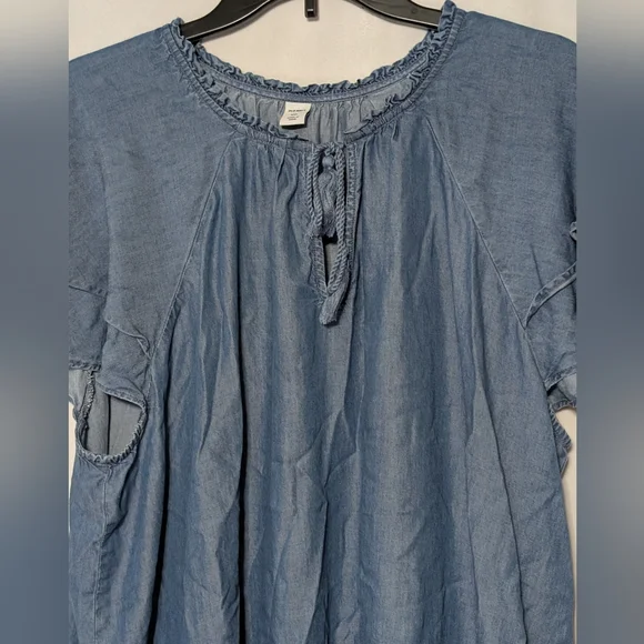 EUC Old Navy Blue Chambray Flutter Sleeve Ruffled Blouse XXL - Picture 2 of 8